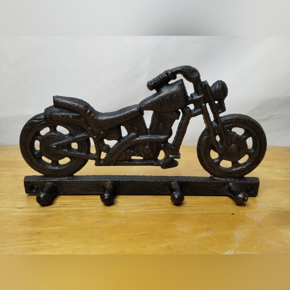 Small cast iron motorcycle wall key holder - Picture 1 of 2